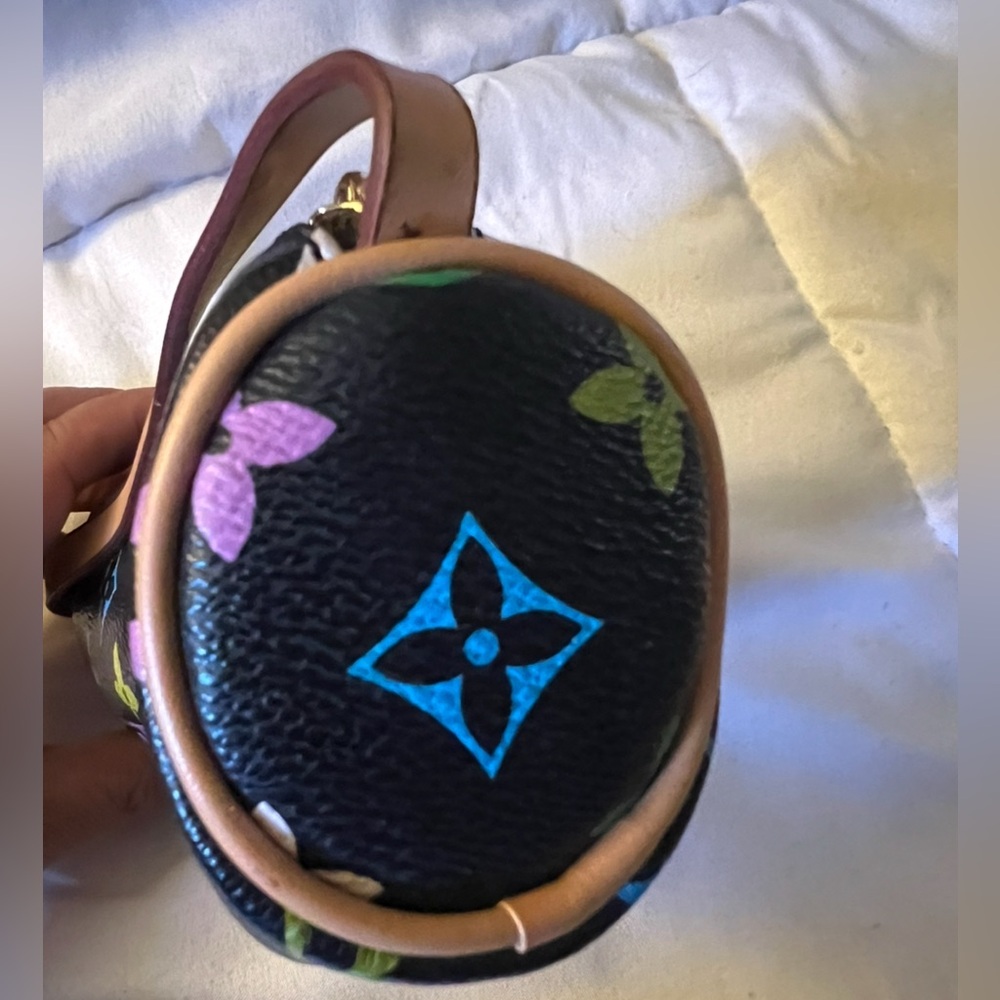👑✅PRICE FIRM✅ Black Multicolor Monogram Mini Barrel Cosmetic Case. Brand new! - Picture 7 of 14